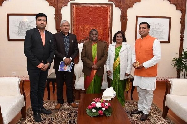 Arogyadham Ayurveda Team with President Droupadi Murmu in 2024