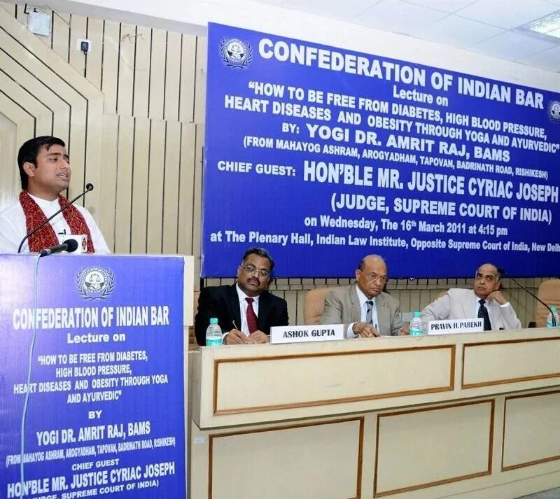 Dr. Amrit Raj Addressing in Indian Bar Association